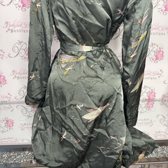 Aritzia pilier jacket fish 🐠 Japan Asia style koi fish shiny satiny silky feel - Picture 3 of 16